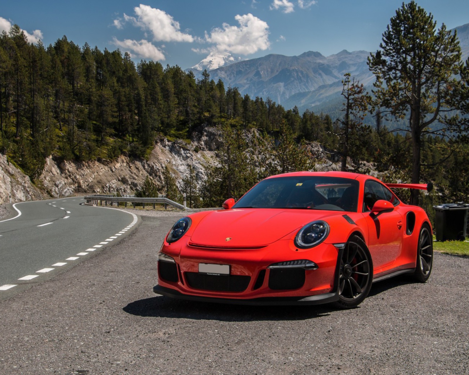 Screenshot №1 pro téma Porsche 911 GT3 RS 1600x1280