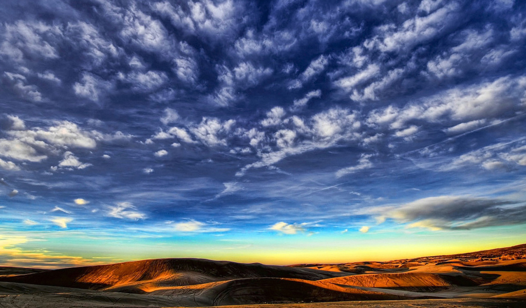 Das Desktop Desert Skyline Wallpaper 1024x600