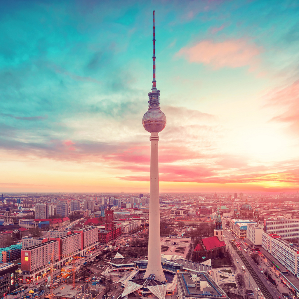 Обои Berlin TV Tower Berliner Fernsehturm 1024x1024