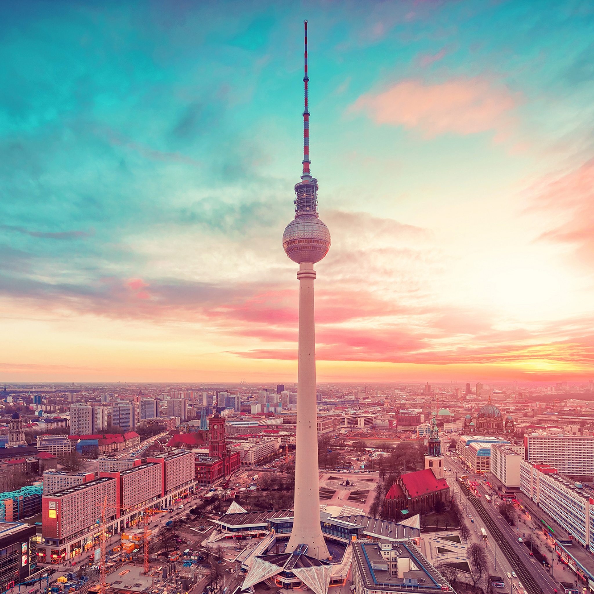 Das Berlin TV Tower Berliner Fernsehturm Wallpaper 2048x2048