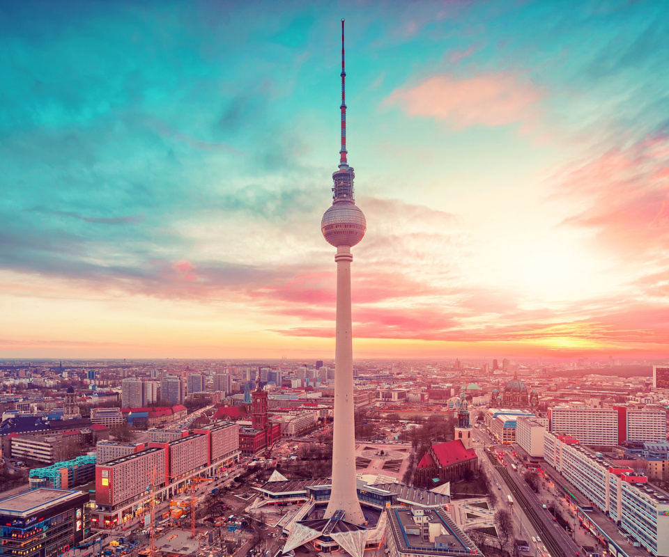 Das Berlin TV Tower Berliner Fernsehturm Wallpaper 960x800