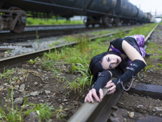 Обои Girl On Railroad 320x240