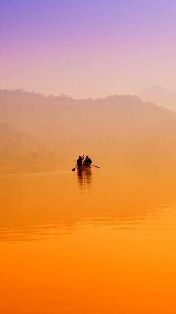 Foggy Lake And Lonely Boat screenshot #1 360x640