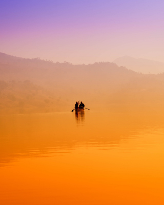 Foggy Lake And Lonely Boat - Obrázkek zdarma pro 240x320