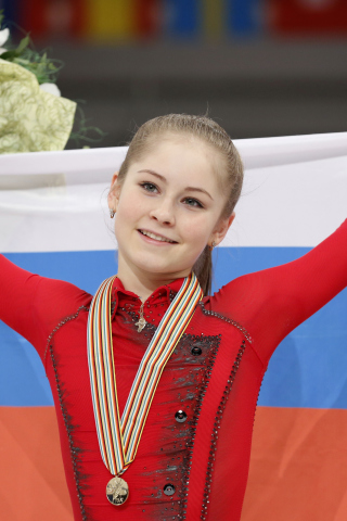 Fondo de pantalla Julia Lipnitskaya Ice Skater Champion 2014 320x480