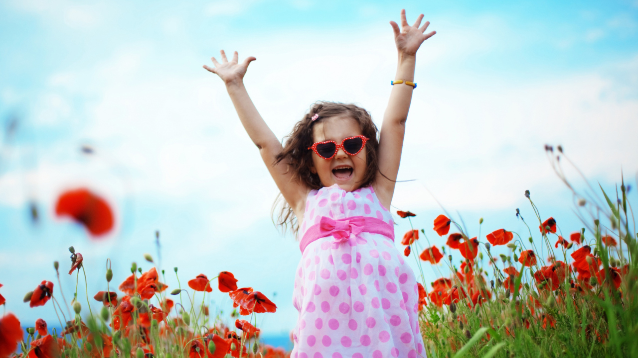Happy Little Girl wallpaper 1280x720