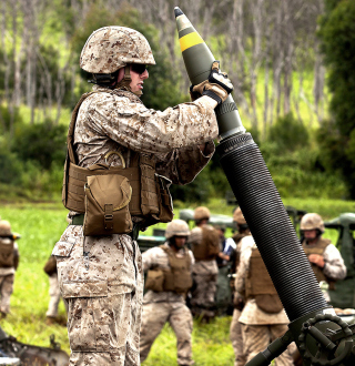Soldier With Mortar - Fondos de pantalla gratis para iPad mini