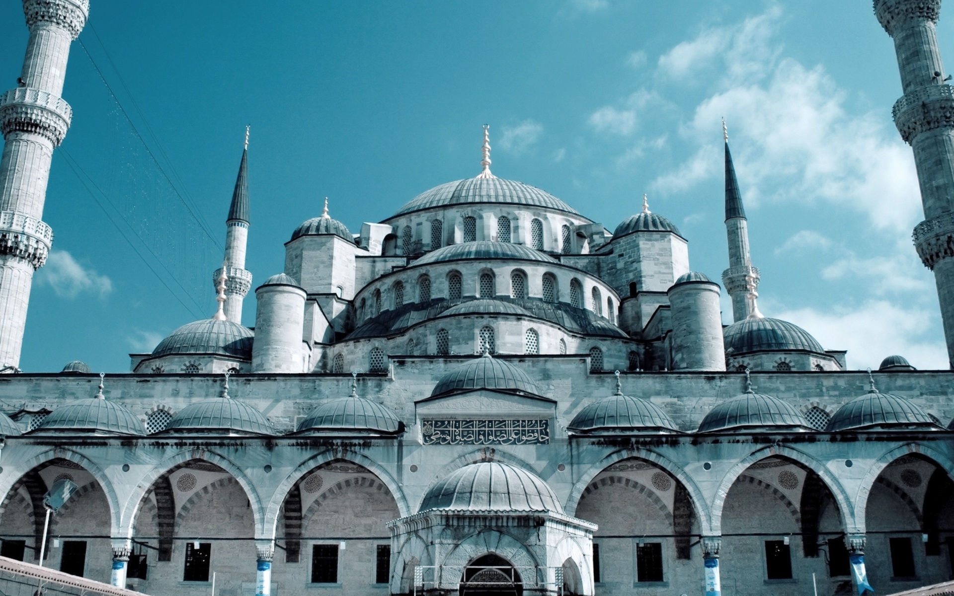 Fondo de pantalla Sultan Ahmed Mosque in Istanbul 1920x1200
