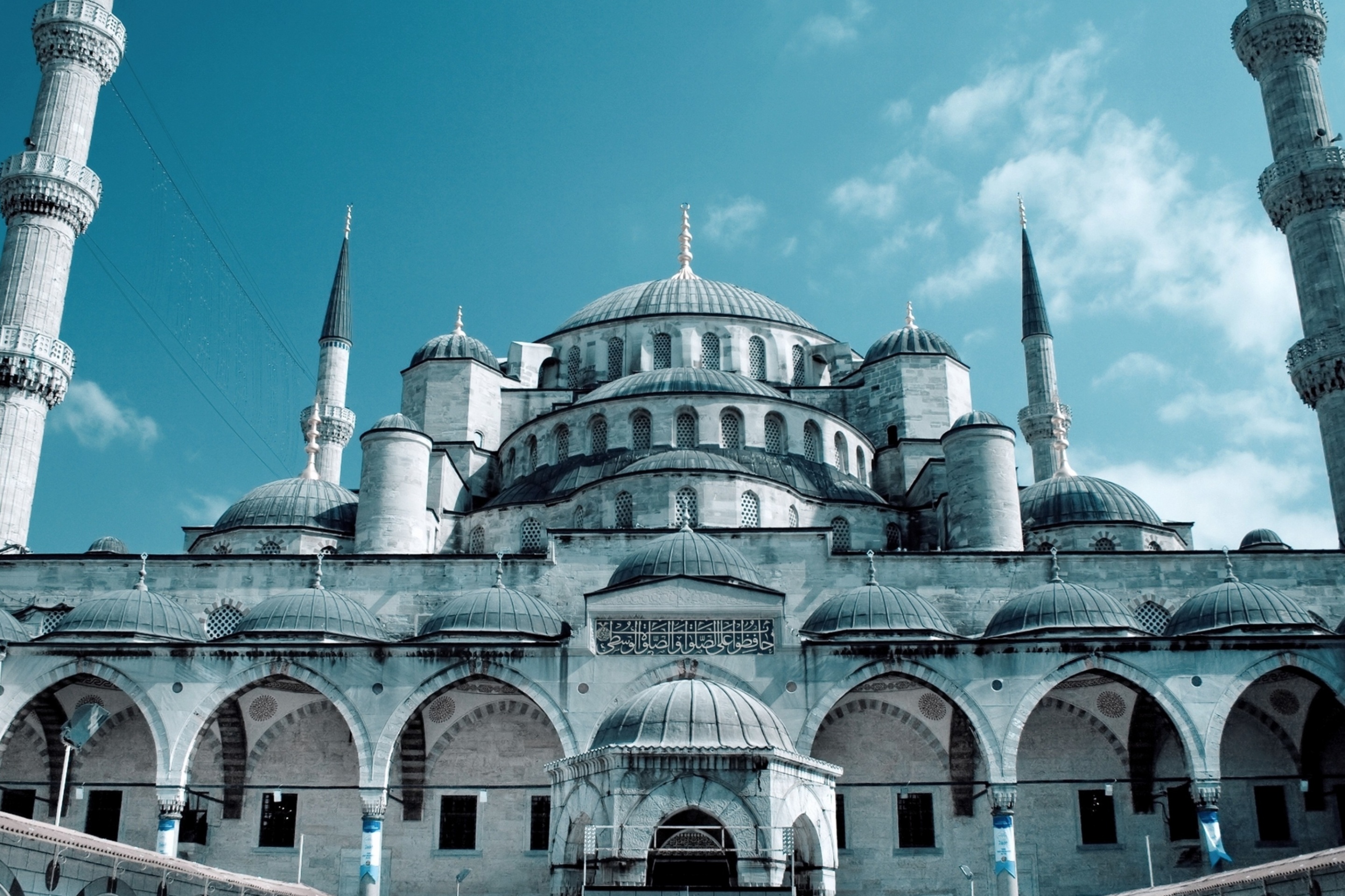Обои Sultan Ahmed Mosque in Istanbul 2880x1920