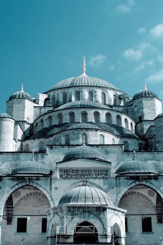 Das Sultan Ahmed Mosque in Istanbul Wallpaper 320x480