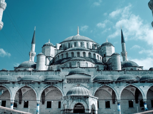 Das Sultan Ahmed Mosque in Istanbul Wallpaper 640x480