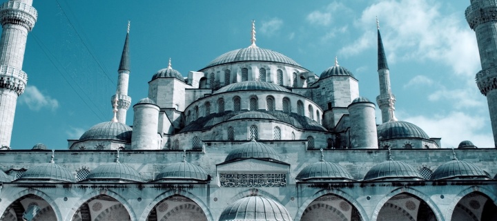 Обои Sultan Ahmed Mosque in Istanbul 720x320