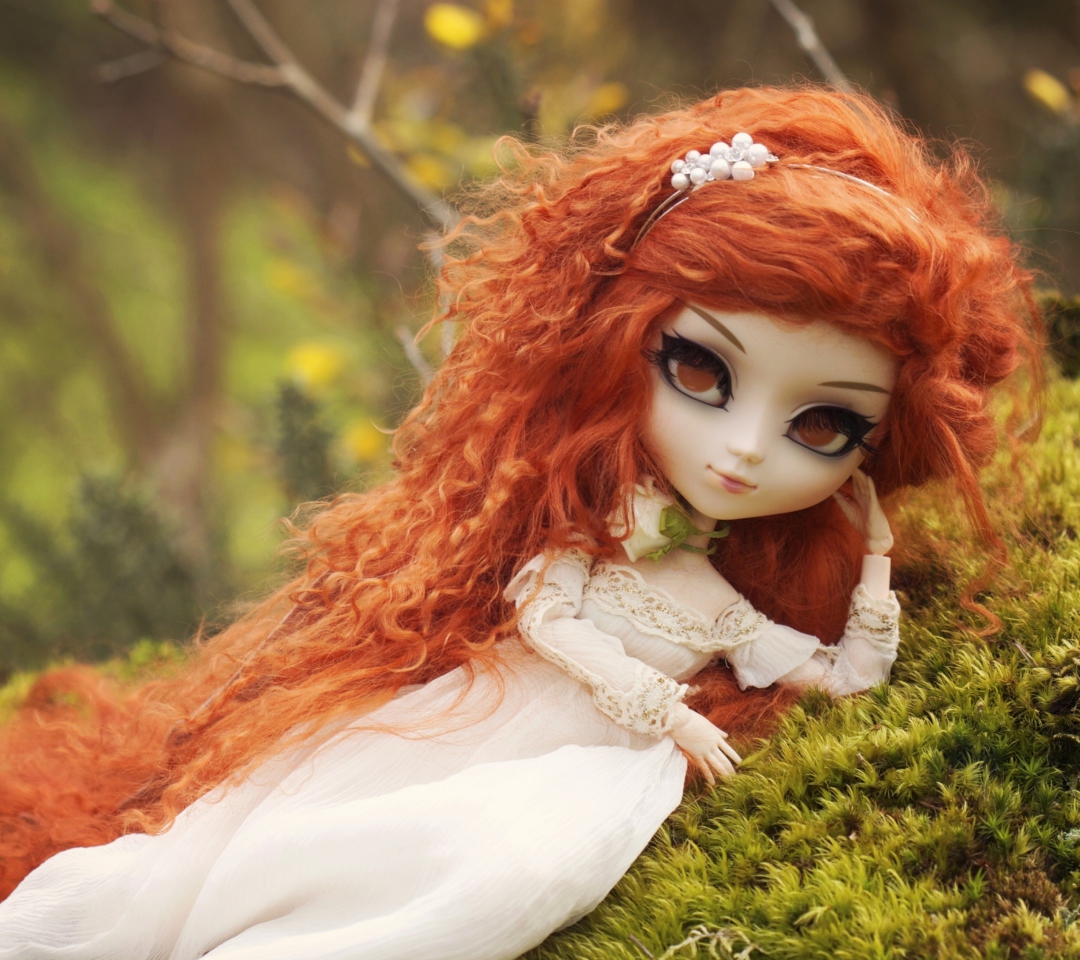Fondo de pantalla Curly Redhead Doll 1080x960