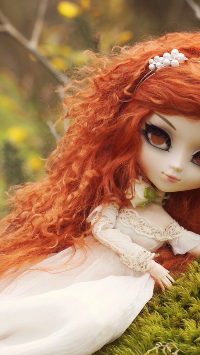 Curly Redhead Doll wallpaper 640x1136