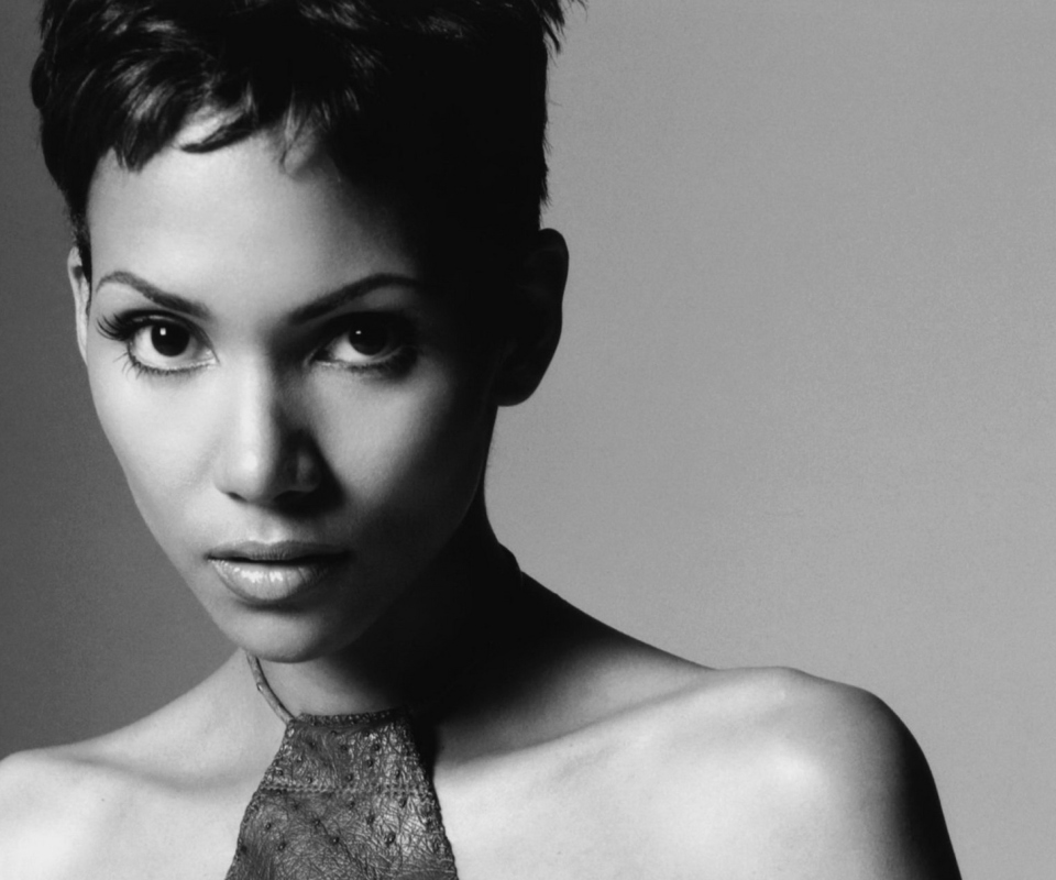 Halle Berry screenshot #1 960x800