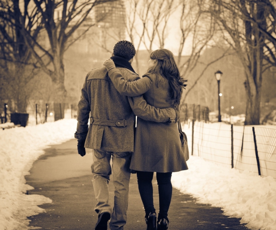 Romantic Walk In The Park wallpaper 960x800