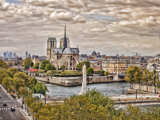 Das Notre dame de Paris Wallpaper 640x480