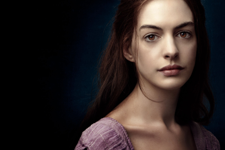 Anne Hathaway In Les Miserables wallpaper
