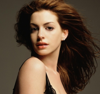 Anne Hathaway - Obrázkek zdarma pro iPad 2