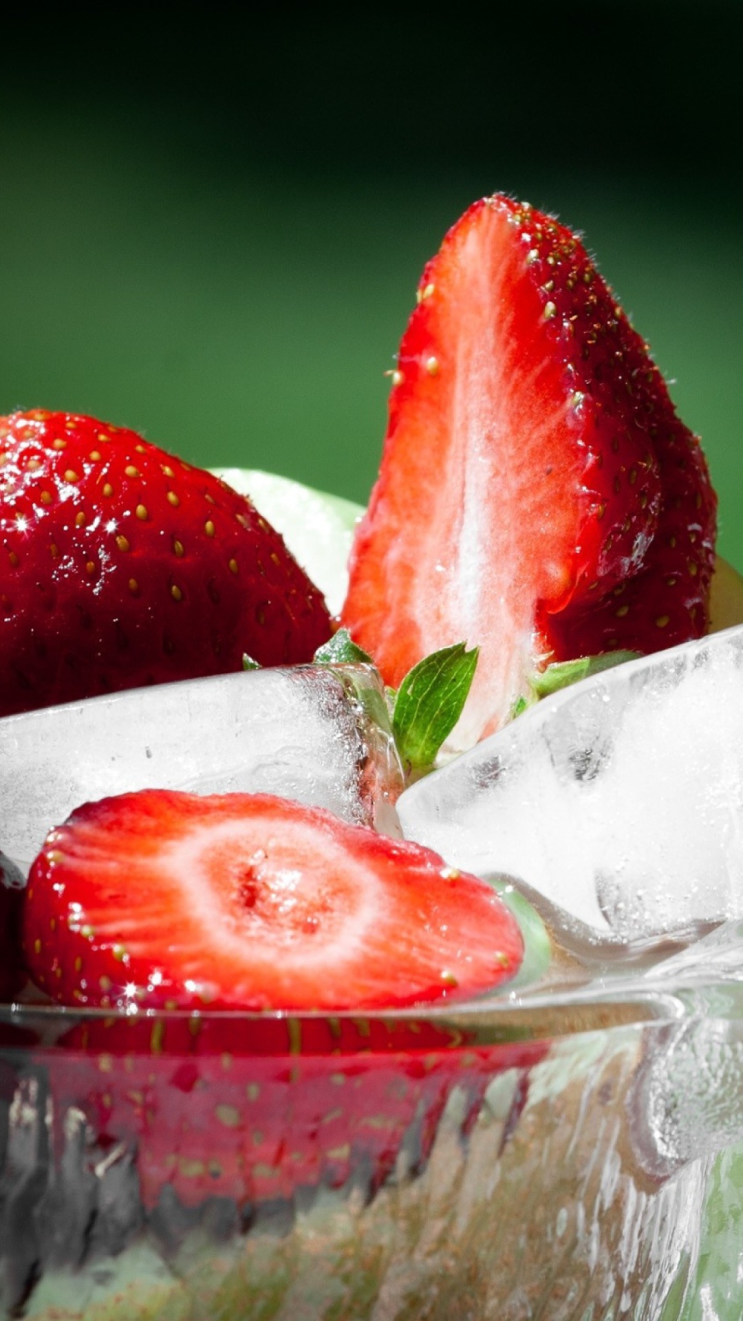 Strawberry And Ice screenshot #1 1080x1920