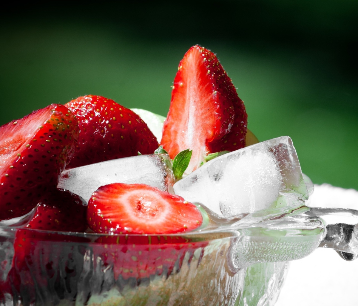 Strawberry And Ice screenshot #1 1200x1024