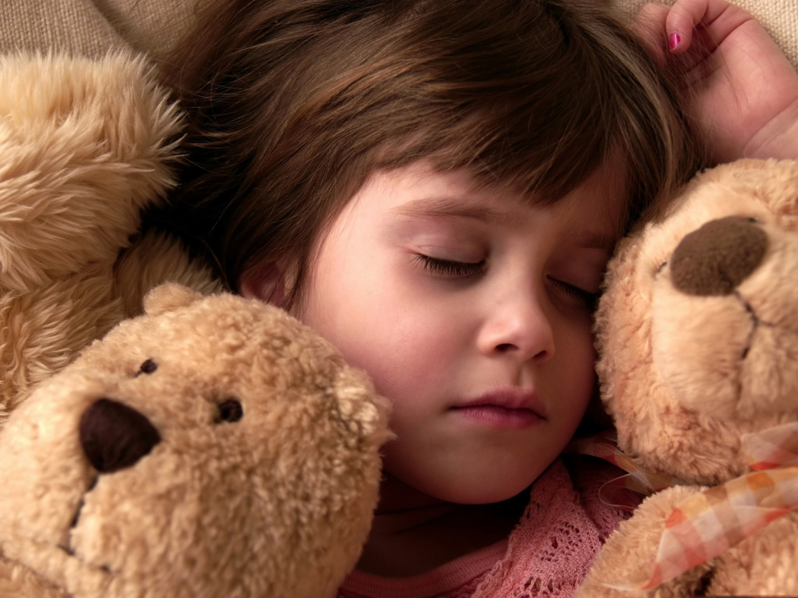 Das Child Sleeping With Teddy Bear Wallpaper 1152x864