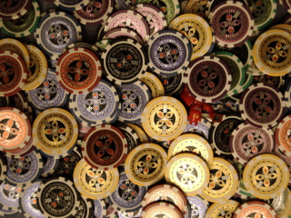 Das Casino Token Wallpaper 320x240