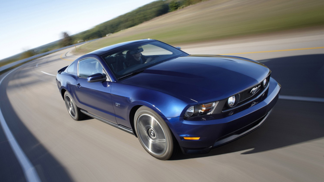 Обои Blue Mustang V8 1366x768