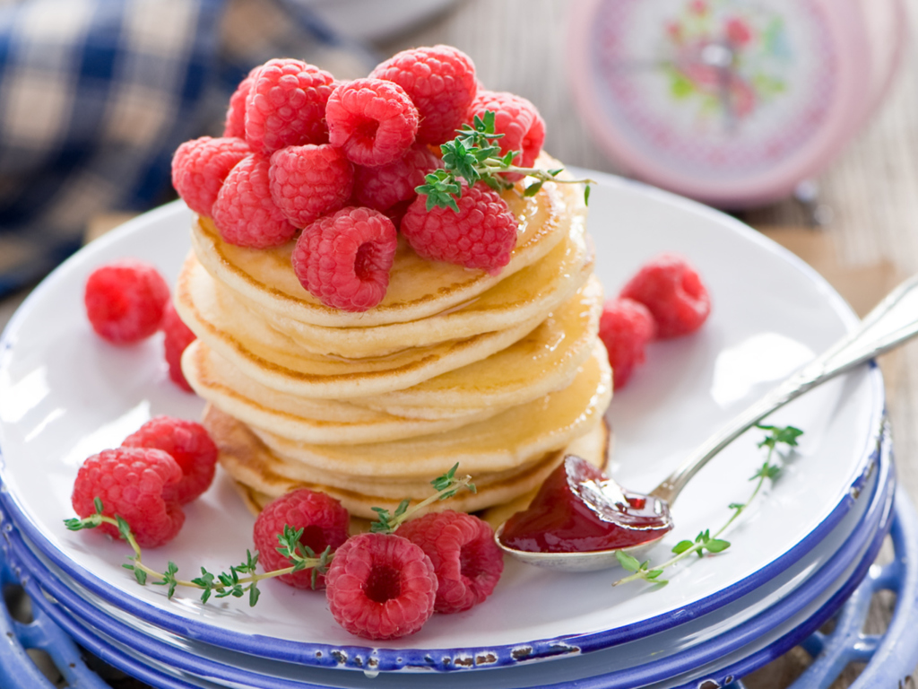 Das Tasty Raspberry Pancakes Wallpaper 1024x768
