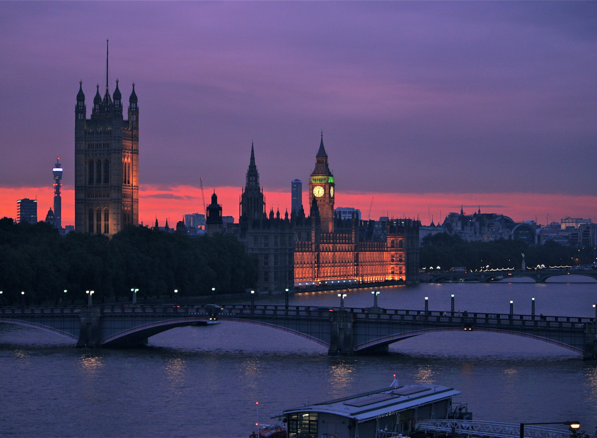 London At Night screenshot #1 1920x1408