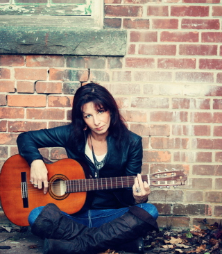 Woman With Guitar - Obrázkek zdarma pro iPhone 5