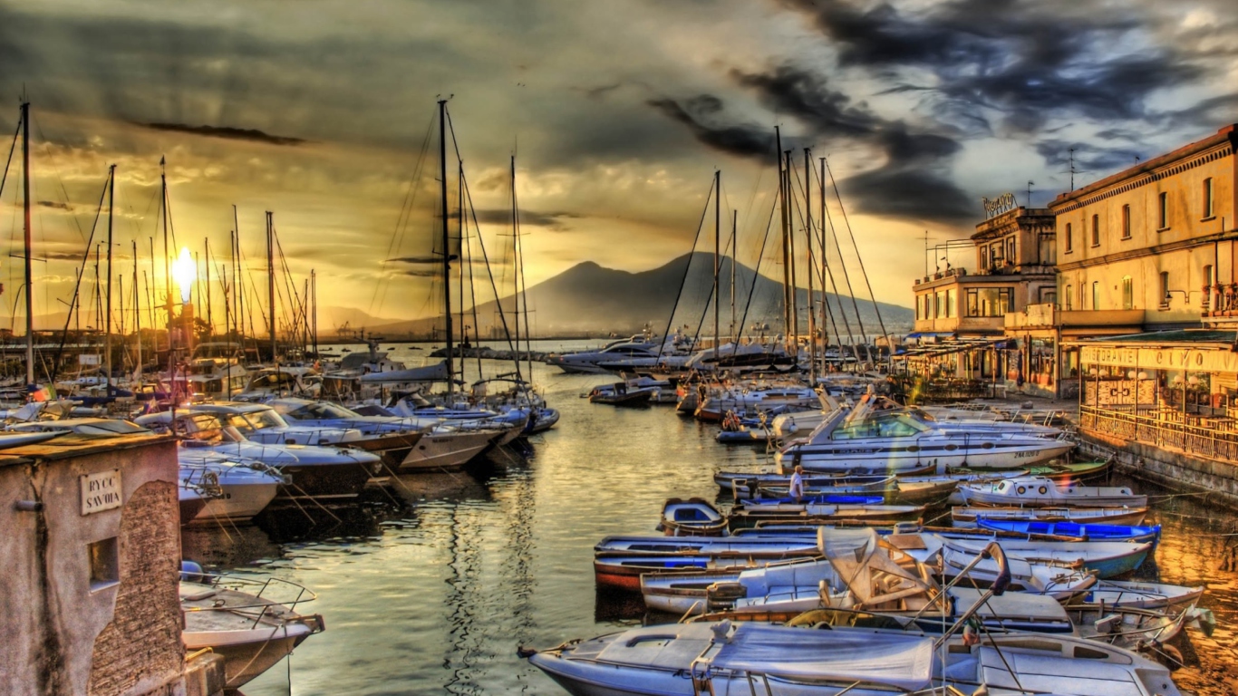 Sfondi Sunrise In Naples 1366x768