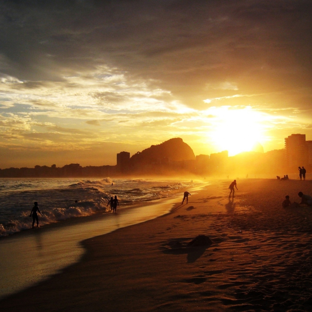 Fondo de pantalla Copacabana Beach Sunset 1024x1024