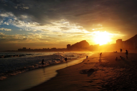 Обои Copacabana Beach Sunset 480x320