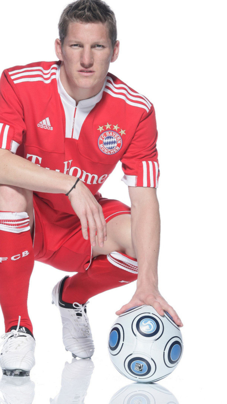 Das Bastian Schweinsteiger Wallpaper 750x1334