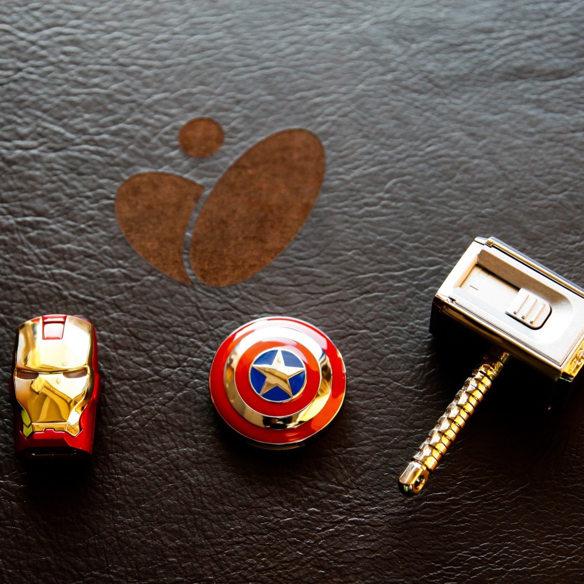 Обои Avengers USB Flash Drives 2048x2048