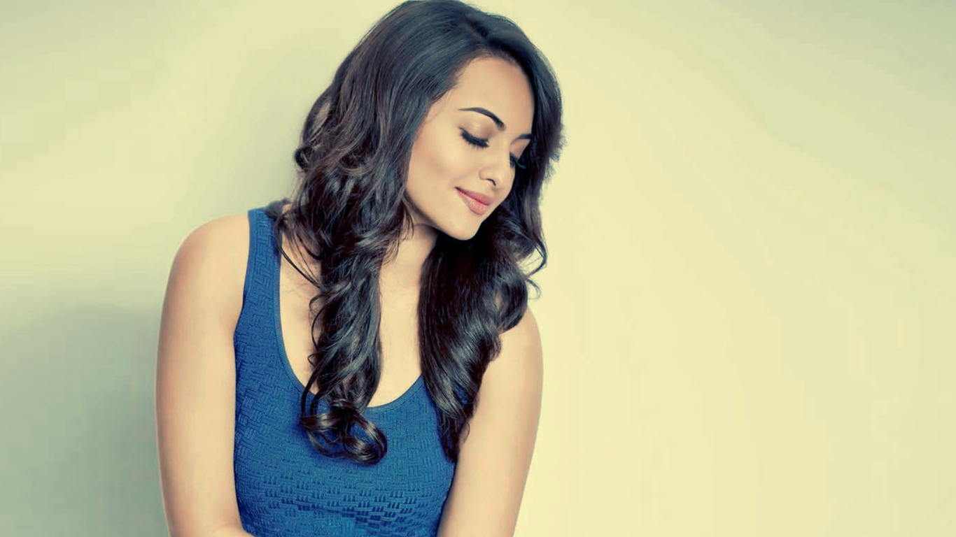 Screenshot №1 pro téma Sonakshi Sinha 1366x768