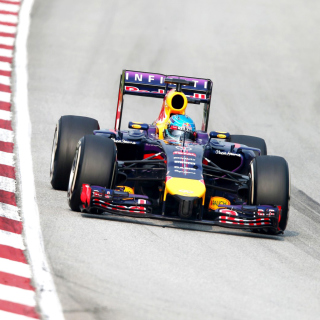 Formula 1 Rauch - Obrázkek zdarma pro iPad