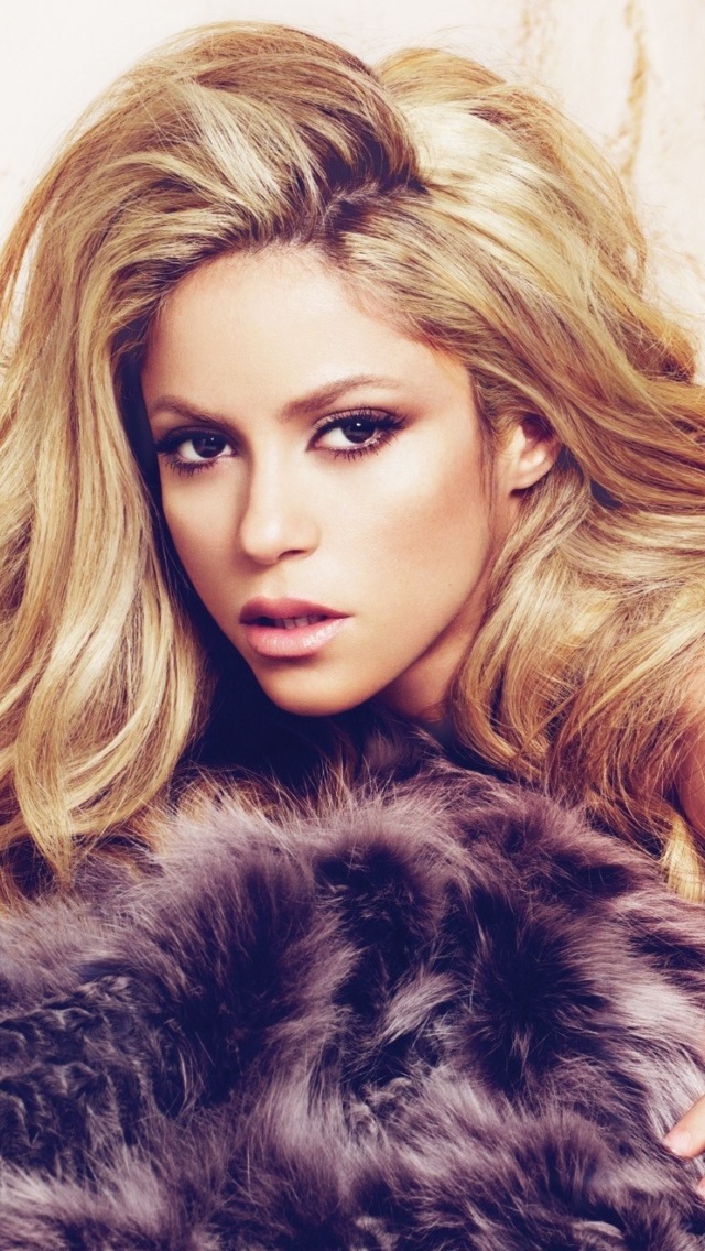 Shakira wallpaper 640x1136