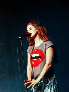 Lana Del Rey Famous Singer screenshot #1 240x320