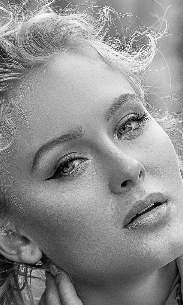 Обои Zara Larsson Swedish singer 768x1280