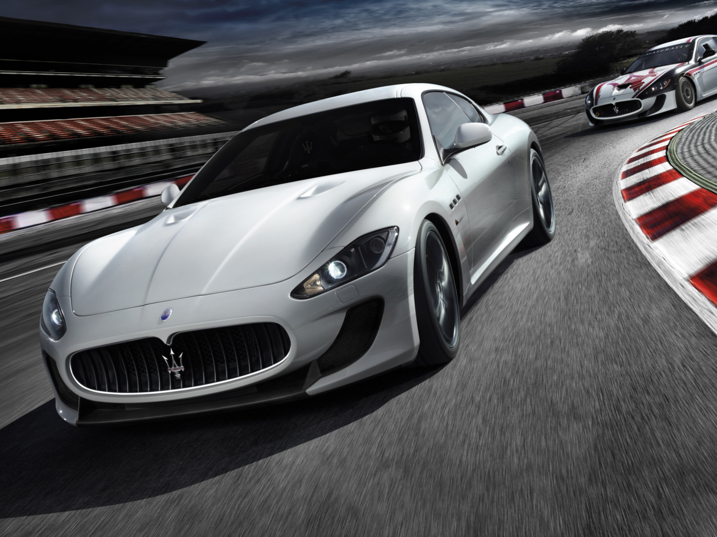 Screenshot №1 pro téma Maserati GranTurismo 1400x1050