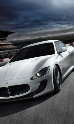 Screenshot №1 pro téma Maserati GranTurismo 240x400