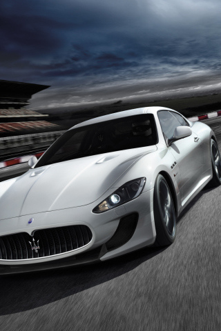 Screenshot №1 pro téma Maserati GranTurismo 320x480