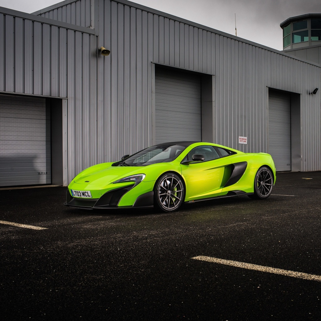 McLaren 675LT wallpaper 1024x1024