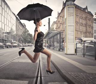 City Girl With Black Umbrella - Fondos de pantalla gratis para 1024x1024