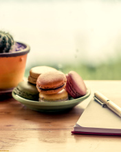 Macaroons and Notebook wallpaper 176x220