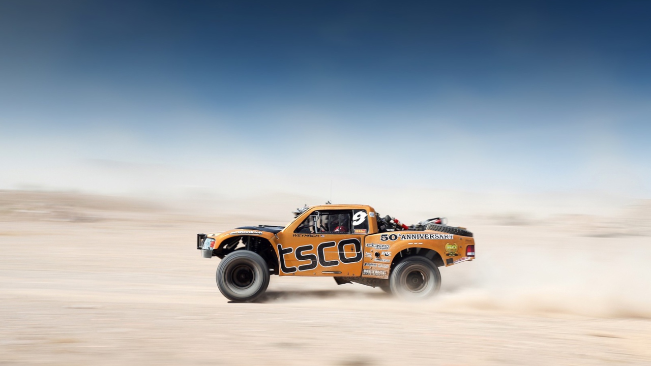 Off Road Tracing Truck wallpaper 1280x720