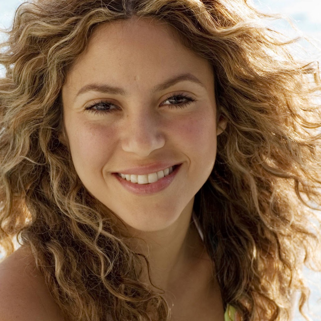 Cute Curly Shakira screenshot #1 1024x1024