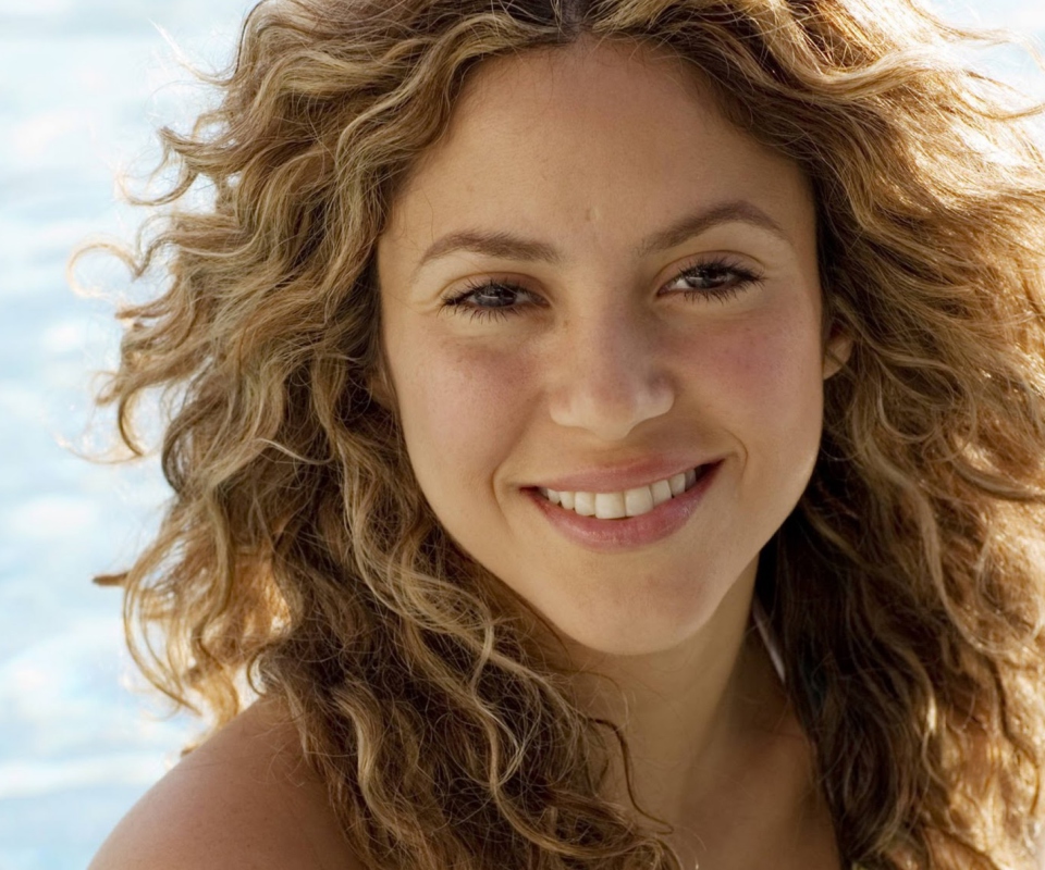 Das Cute Curly Shakira Wallpaper 960x800